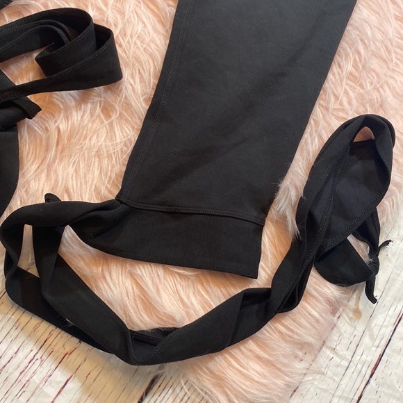 Free People Movement X Carbon38 Black Turnout Leggings sz XS - Picture 4 of 7